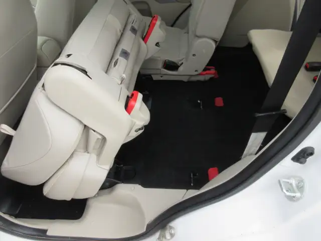 2011 Mitsubishi Outlander LS - Photo 18