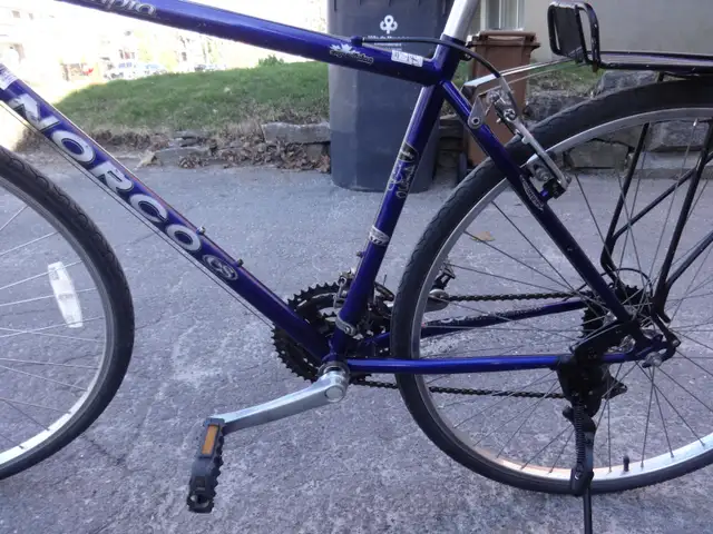 NORCO,VÉLO DE VILLE,DE 18 VITESSES, ROUES 28 POUCES. - Photo 2