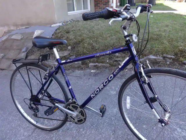 NORCO,VÉLO DE VILLE,DE 18 VITESSES, ROUES 28 POUCES. - Photo 5