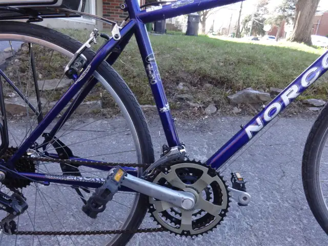 NORCO,VÉLO DE VILLE,DE 18 VITESSES, ROUES 28 POUCES. - Photo 7