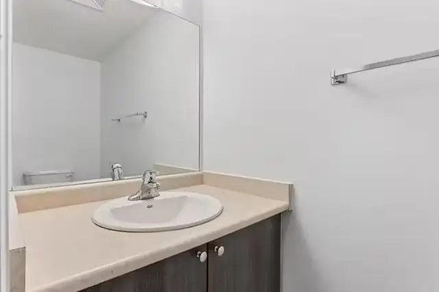 2BR Den 2.5Bath Guelph/Cambridge/Kitchener Condo/Townhome - Photo 4