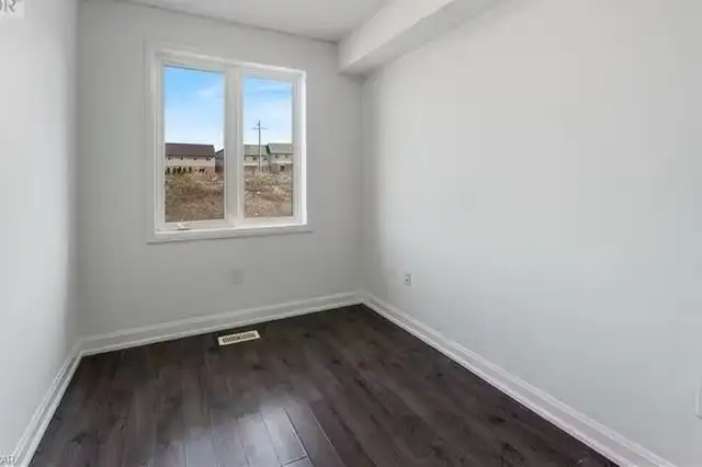 2BR Den 2.5Bath Guelph/Cambridge/Kitchener Condo/Townhome - Photo 9