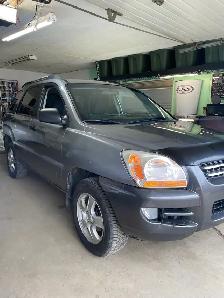 2007 Kia Sportage Lx front wheel drive 335,000Km $2550 - Photo 3