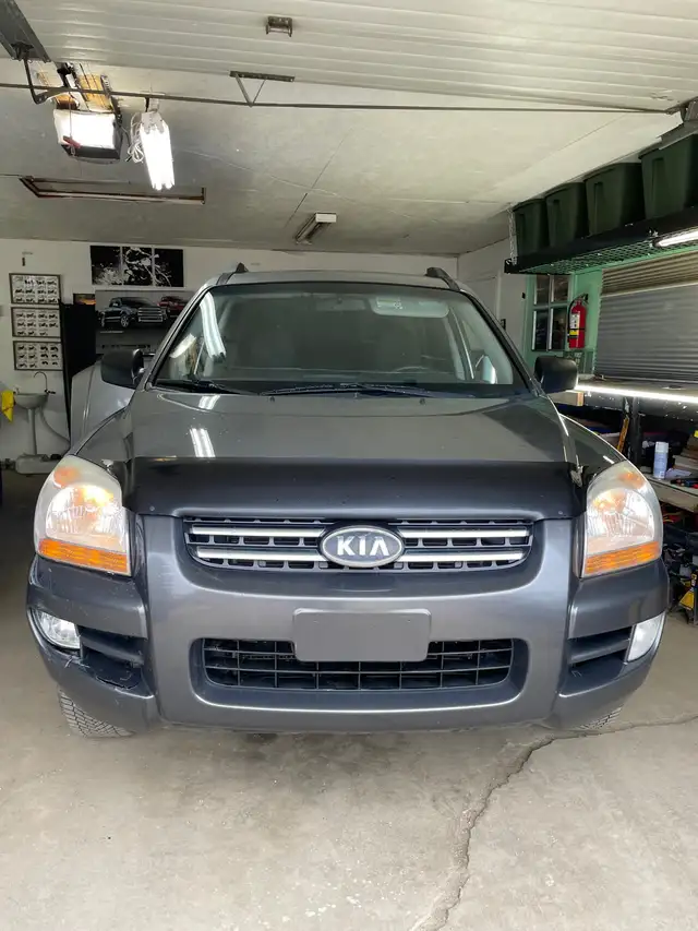 2007 Kia Sportage Lx front wheel drive 335,000Km $2550 - Photo 7