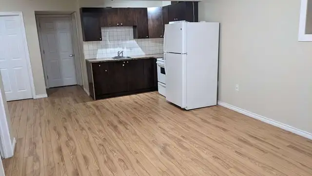 2 Beds 1 Bath Basement - Photo 2