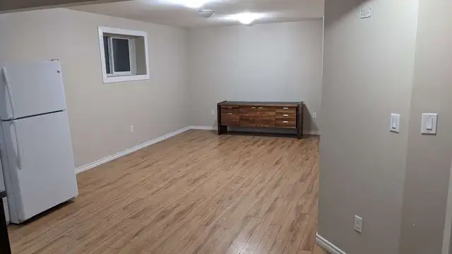 2 Beds 1 Bath Basement - Photo 3