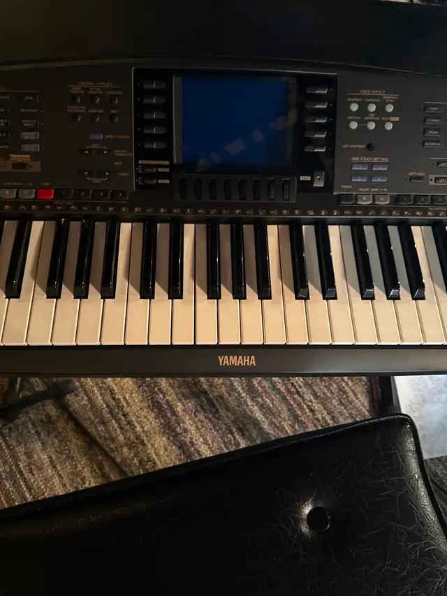 Yamaha PSR 8000 Keyboard - Photo 3