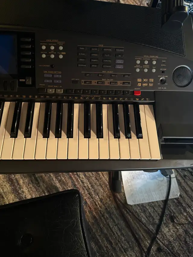 Yamaha PSR 8000 Keyboard - Photo 4