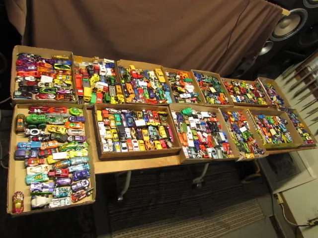 Hot Wheels cars, trucks and tractor collection, 432 in total