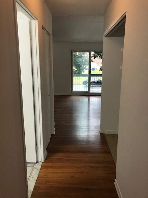 A Louer 4 1/2 a Laval avec balcon et stationement - Photo 2