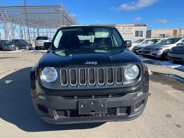 2015 Jeep Renegade 4WD : LOW MILEAGE, NO REPORTED ACCIDENTS - Photo 2