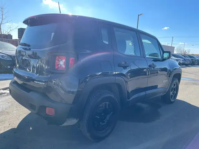 2015 Jeep Renegade 4WD : LOW MILEAGE, NO REPORTED ACCIDENTS - Photo 4