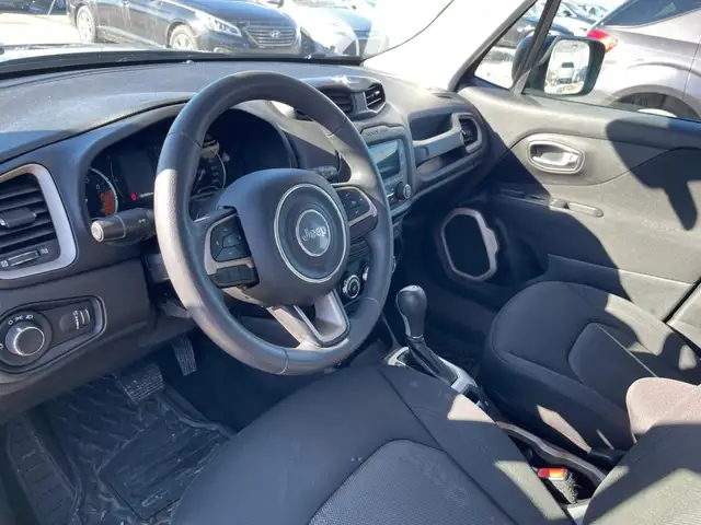 2015 Jeep Renegade 4WD : LOW MILEAGE, NO REPORTED ACCIDENTS - Photo 7