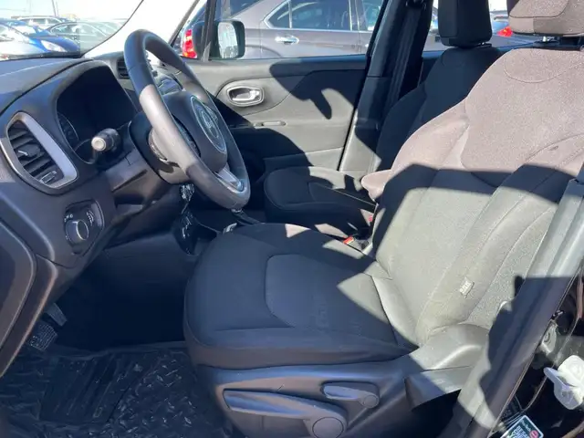 2015 Jeep Renegade 4WD : LOW MILEAGE, NO REPORTED ACCIDENTS - Photo 8