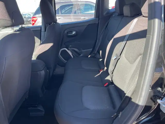 2015 Jeep Renegade 4WD : LOW MILEAGE, NO REPORTED ACCIDENTS - Photo 10