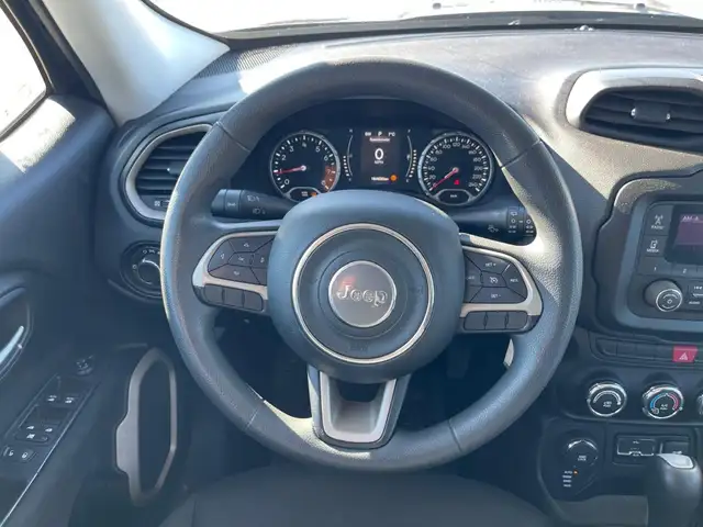 2015 Jeep Renegade 4WD : LOW MILEAGE, NO REPORTED ACCIDENTS - Photo 12