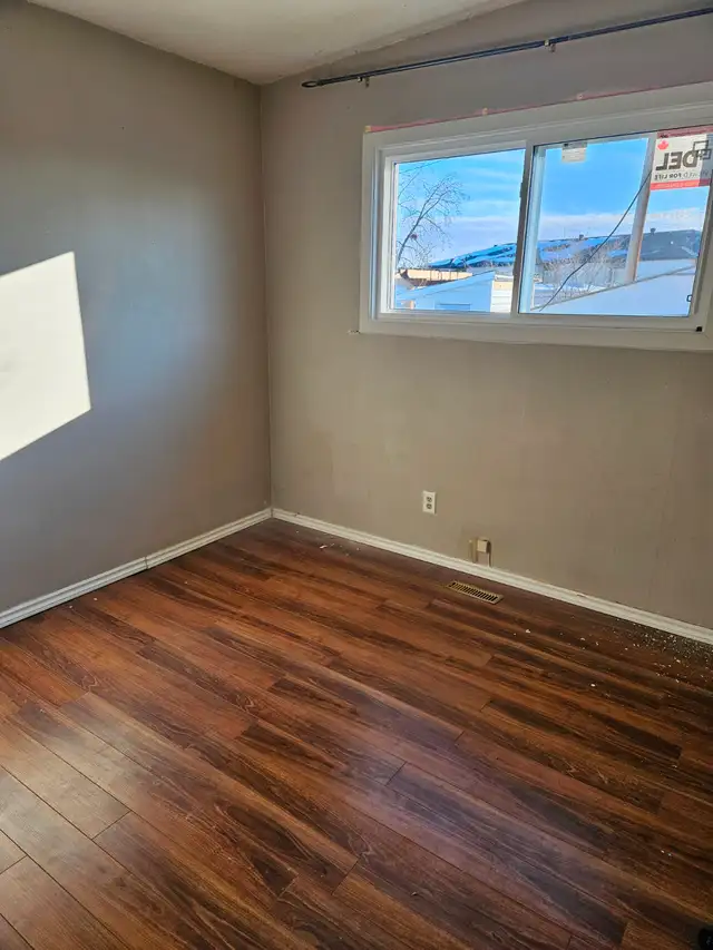 3 1 bedroom 2 full wash duplex for rent in Bowness area, Calgary - Photo 5