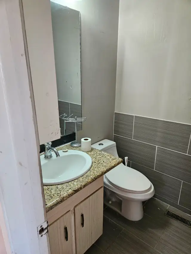 3 1 bedroom 2 full wash duplex for rent in Bowness area, Calgary - Photo 6