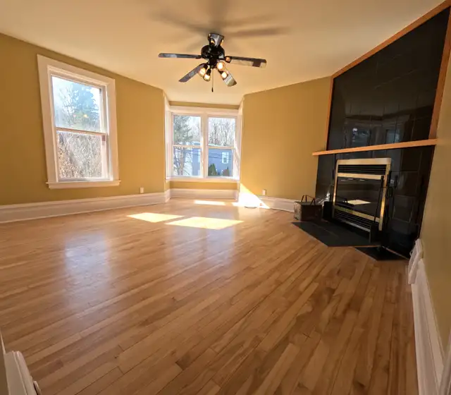 UNIQUE ! 4½, occupant tout le 2e étage d’un TRIPLEX centenaire - Photo 3