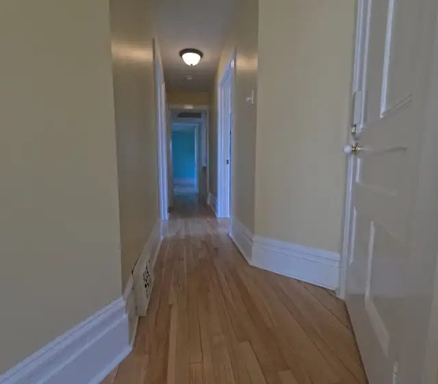 UNIQUE ! 4½, occupant tout le 2e étage d’un TRIPLEX centenaire - Photo 4