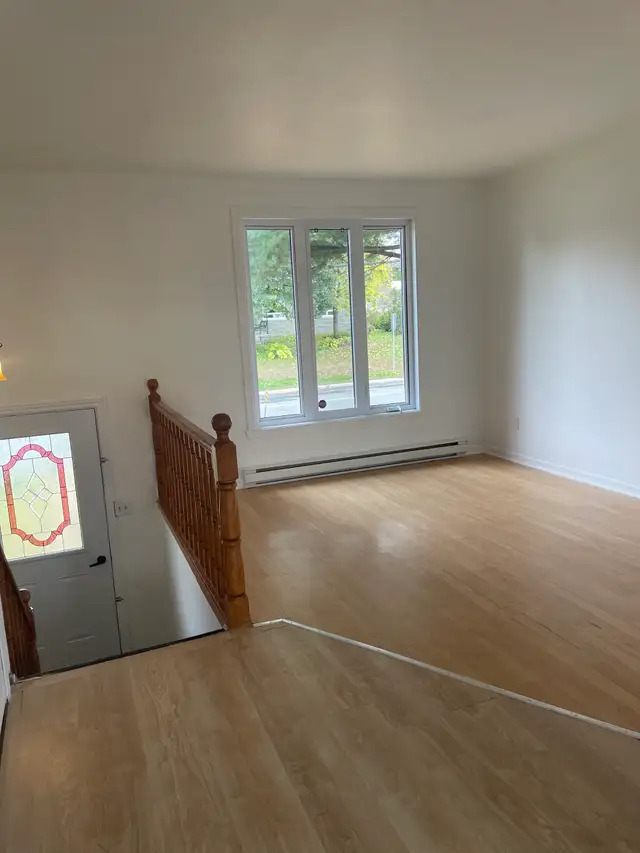 Beau grand 4 1/2 sur 2 étage, Beauport, WIFI - Photo 4