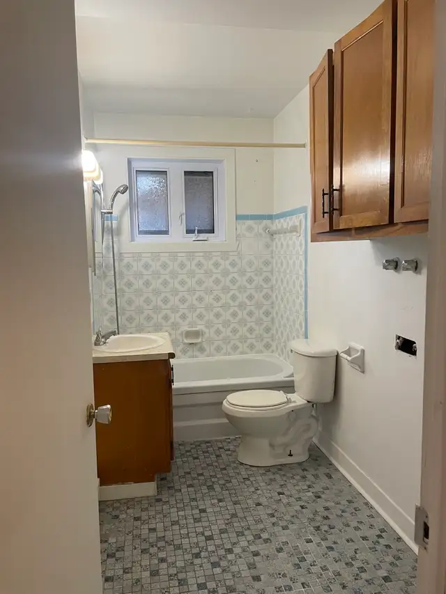 Beau grand 4 1/2 sur 2 étage, Beauport, WIFI - Photo 10