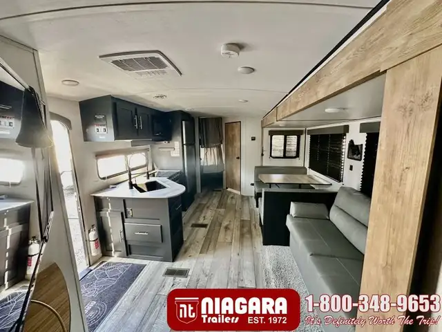 2022 KEYSTONE SPRINGDALE 295BH Travel Trailer - Photo 9