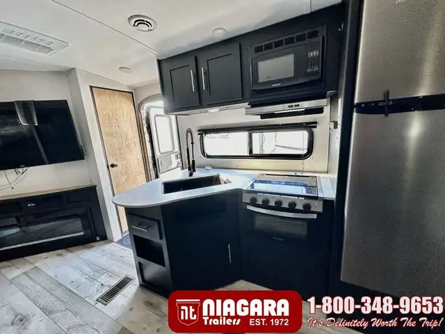 2022 KEYSTONE SPRINGDALE 295BH Travel Trailer - Photo 11