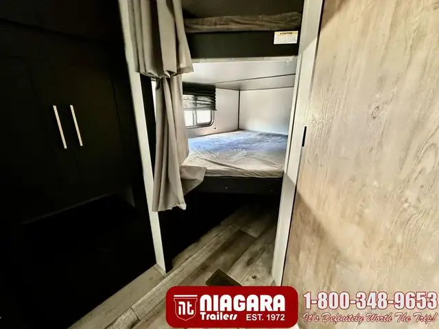 2022 KEYSTONE SPRINGDALE 295BH Travel Trailer - Photo 23