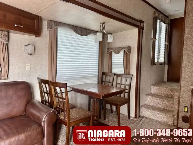 2014 KEYSTONE LAREDO 300RL Fifth Wheel - Photo 9