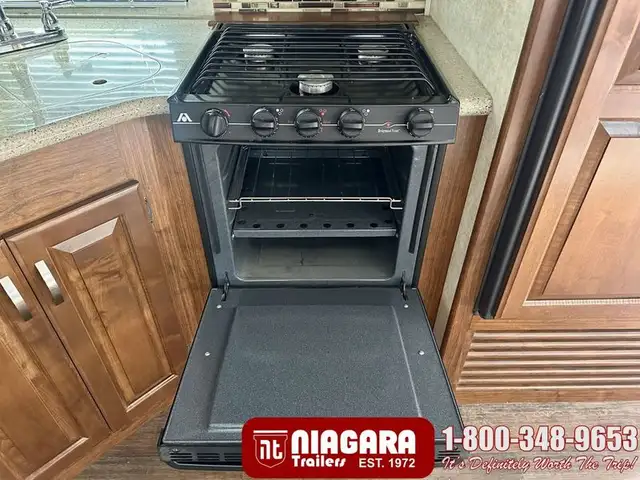 2014 KEYSTONE LAREDO 300RL Fifth Wheel - Photo 14