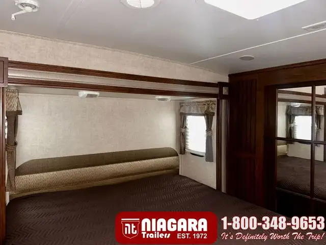 2014 KEYSTONE LAREDO 300RL Fifth Wheel - Photo 22