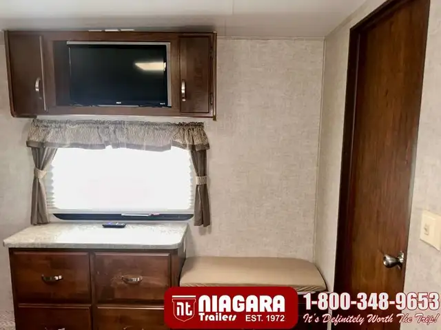 2014 KEYSTONE LAREDO 300RL Fifth Wheel - Photo 25