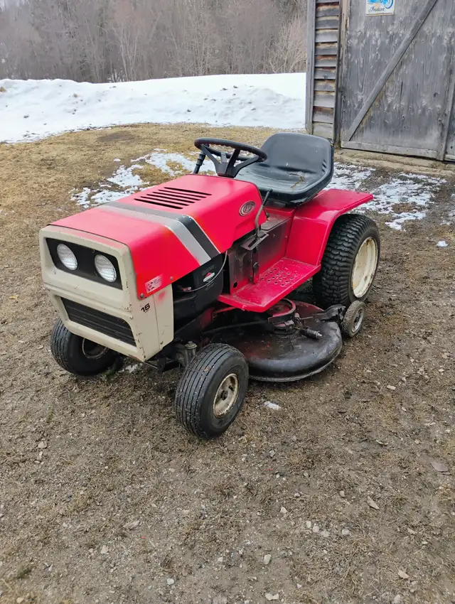 tracteur a gazon (columbia 2 cyl.)