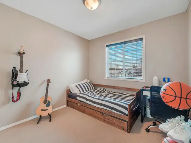 West YEG 4 Bed 3 Bath w/ Finished Basement ONLY $449k WOW! - Photo 9