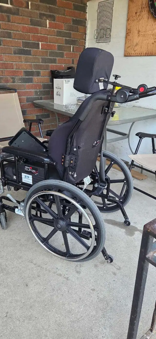 FULLY AJUSTIBLE WHEEL CHAIR - Photo 2