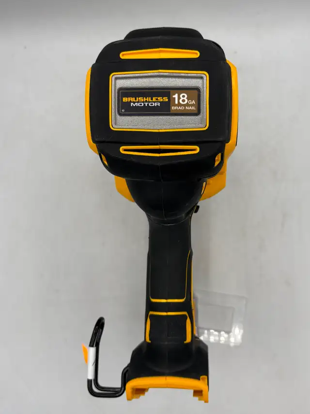 Dewalt Cordless dcn680 Brad Nailer - Like New / Hardly Used - Photo 5