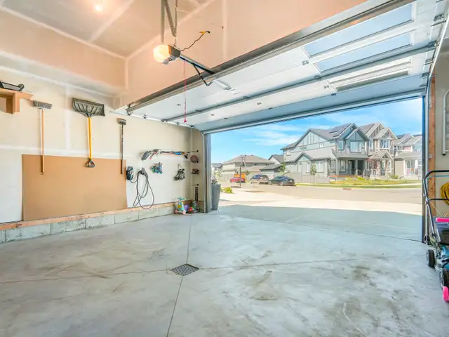 St Albert 5 Bedrooms 4 Bathrooms Finished Basement! 2023 Built! - Photo 8