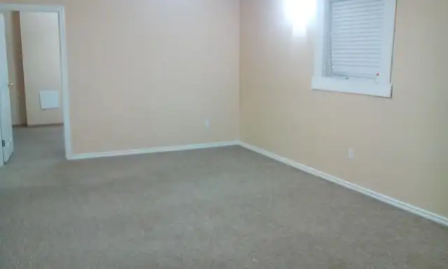 Basement for rent - Photo 3