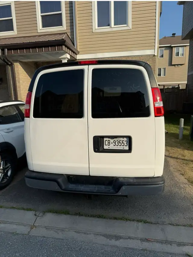 2017 Savana cargo van - Photo 3