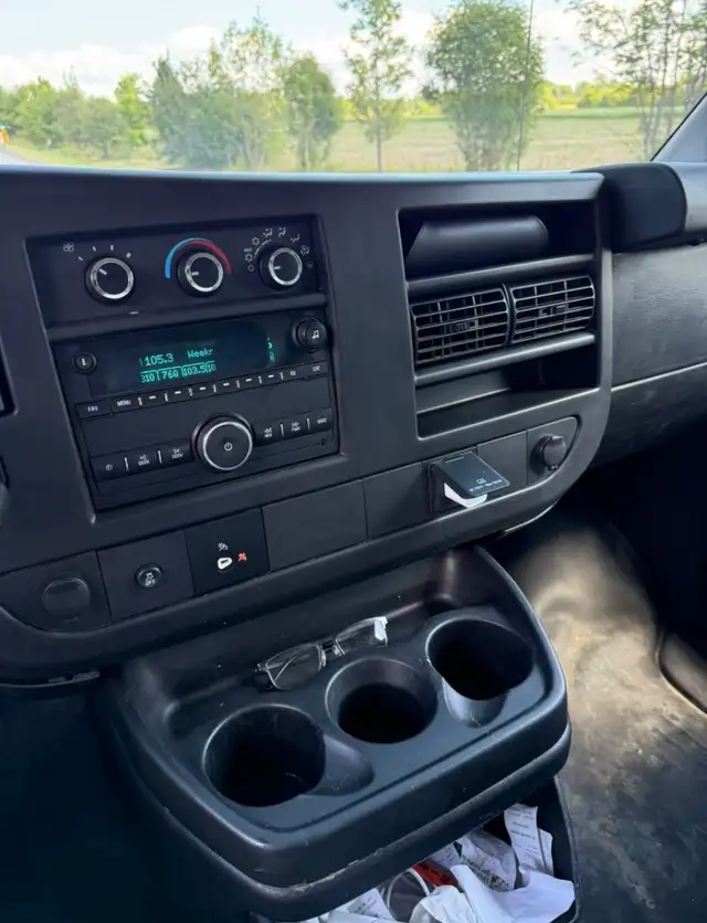 2017 Savana cargo van - Photo 6