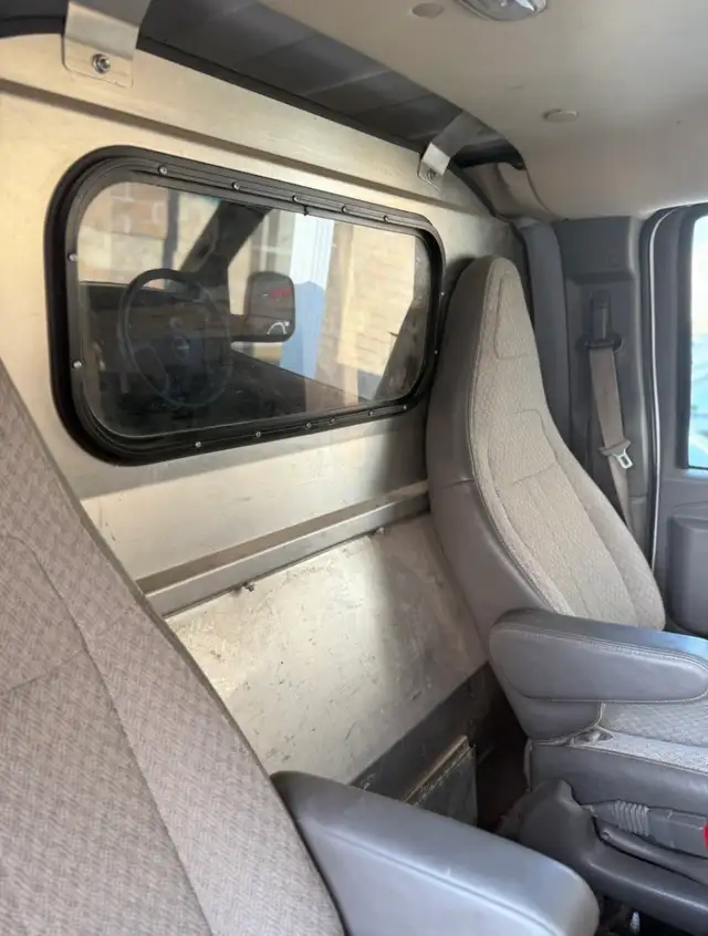 2017 Savana cargo van - Photo 7