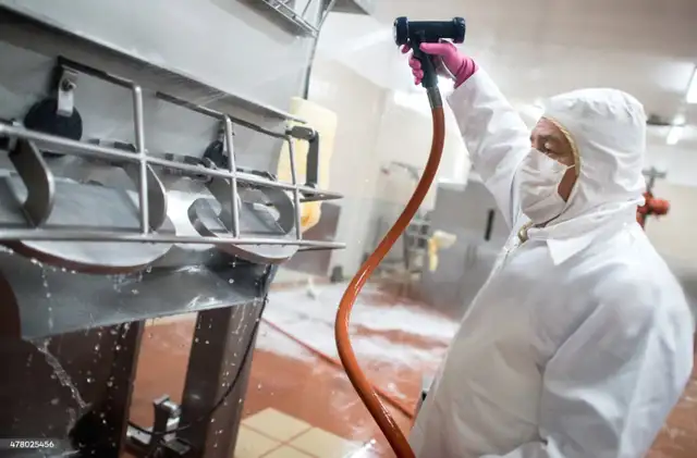 Préposé(e) à la sanitation