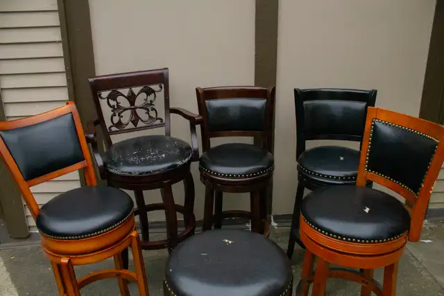 Bar Chairs - Photo 2