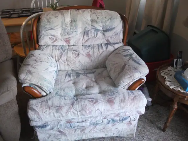 SOFA AND CHAIRS - Photo 2