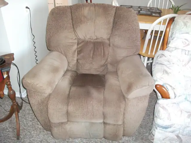 SOFA AND CHAIRS - Photo 3