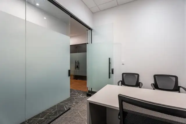 Modern Private Office with Parking & Amenities - Photo 3