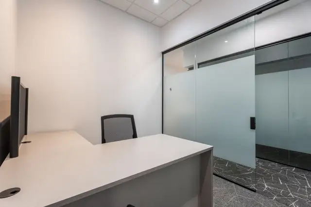 Modern Private Office with Parking & Amenities - Photo 4