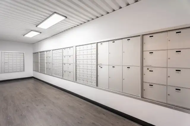 Modern Private Office with Parking & Amenities - Photo 6