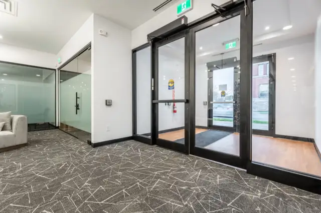 Modern Private Office with Parking & Amenities - Photo 7